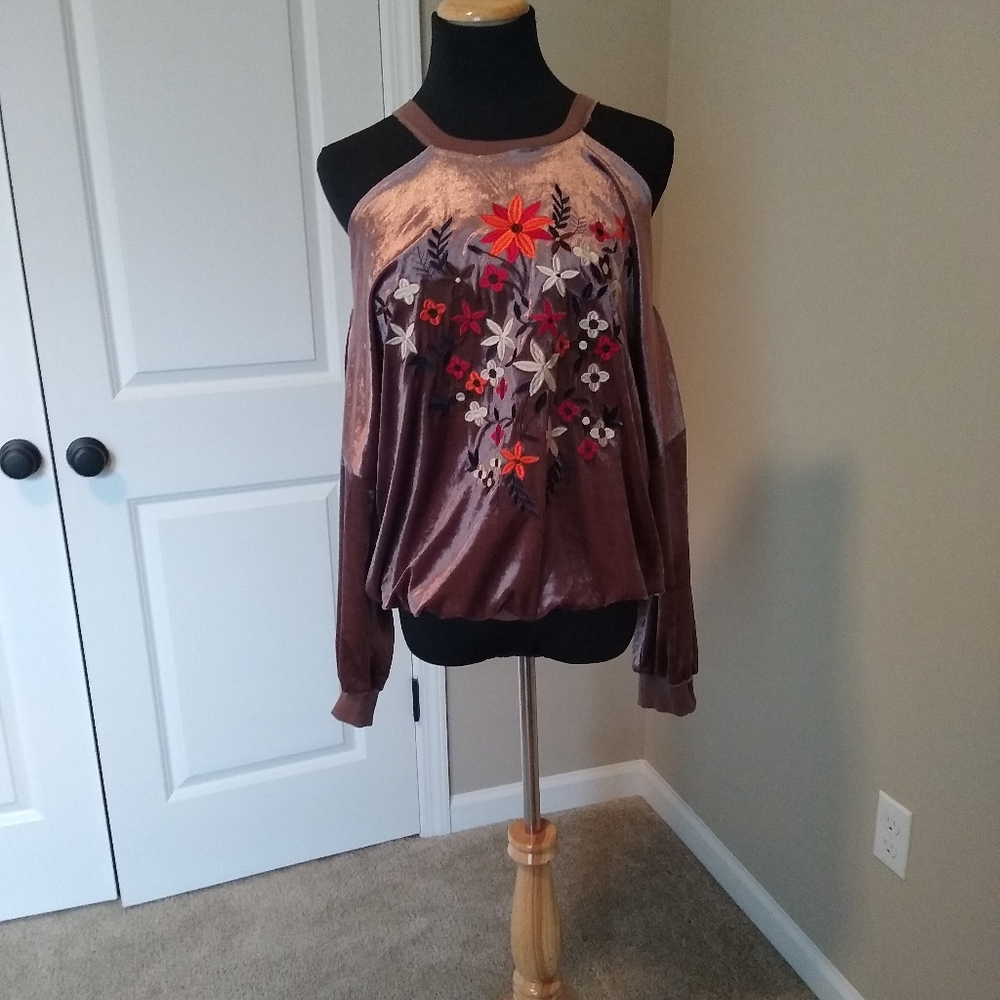 Listicle M cold shoulder embroidered blouse